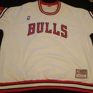 Mitchell and Ness  Bull warmup
